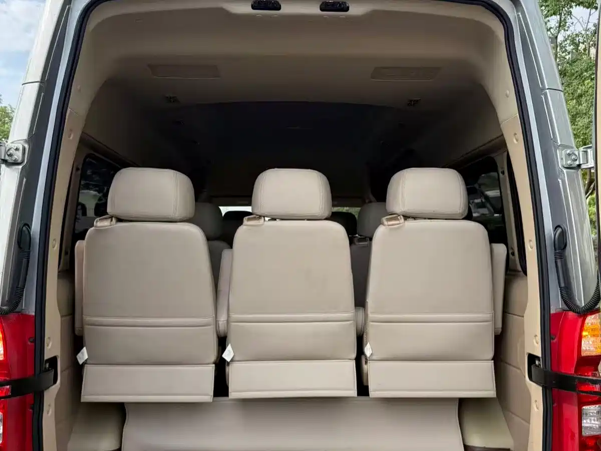 Foton Tuyano 2023 2023 2.0T Passenger Luxury Manual Long Wheelbase Medium Roof Single Rear Tire 9-Seater (Commercial)