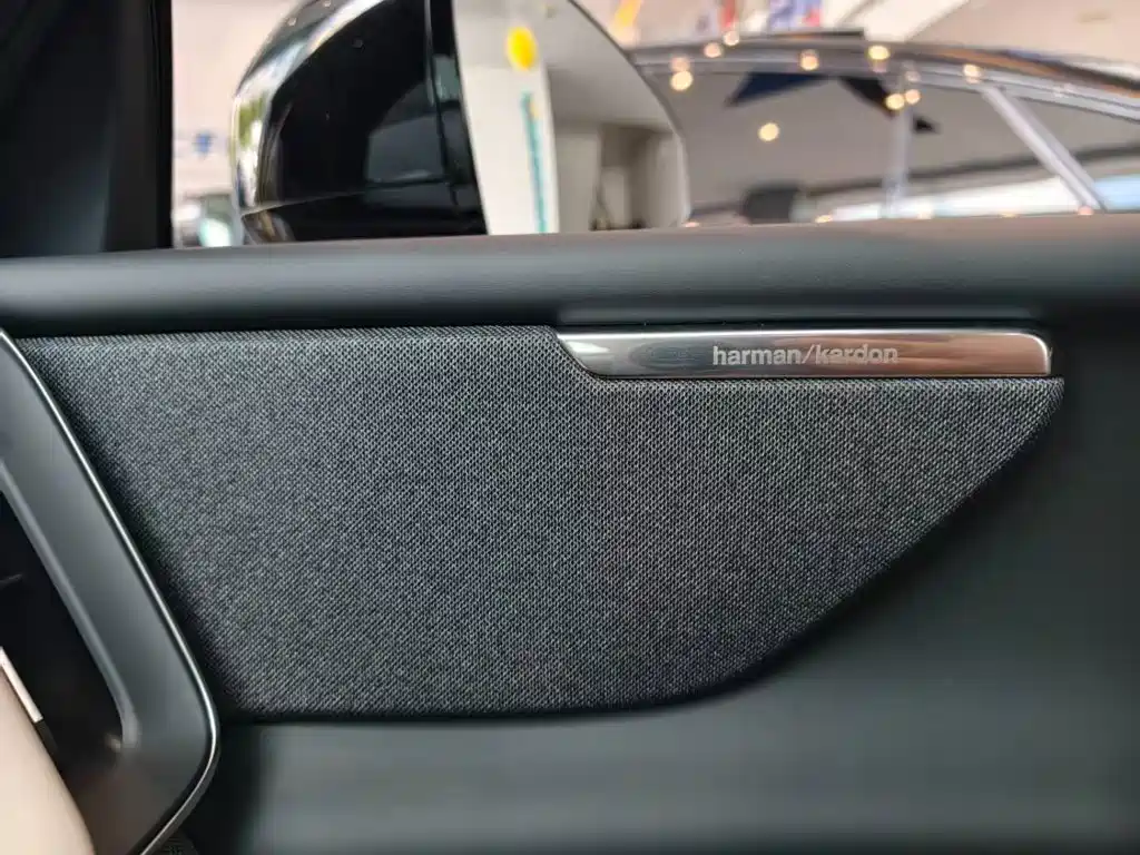 Volvo XC70 Plug-in Hybrid 2026 2026 4WD Ultra Long Range Plus