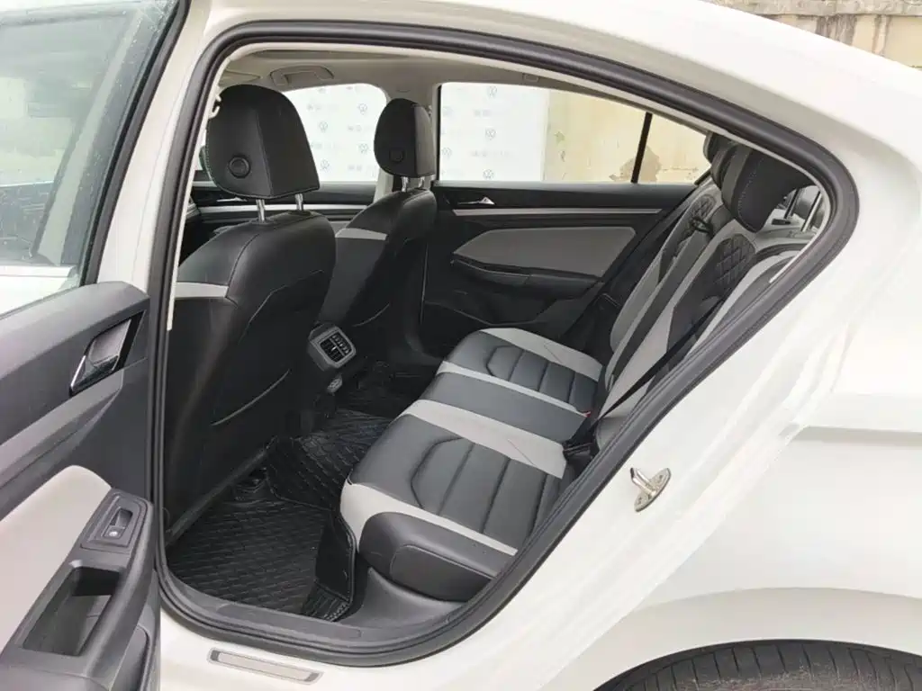 Volkswagen Bora 2024 2023 300TSI DSG Premium Edition