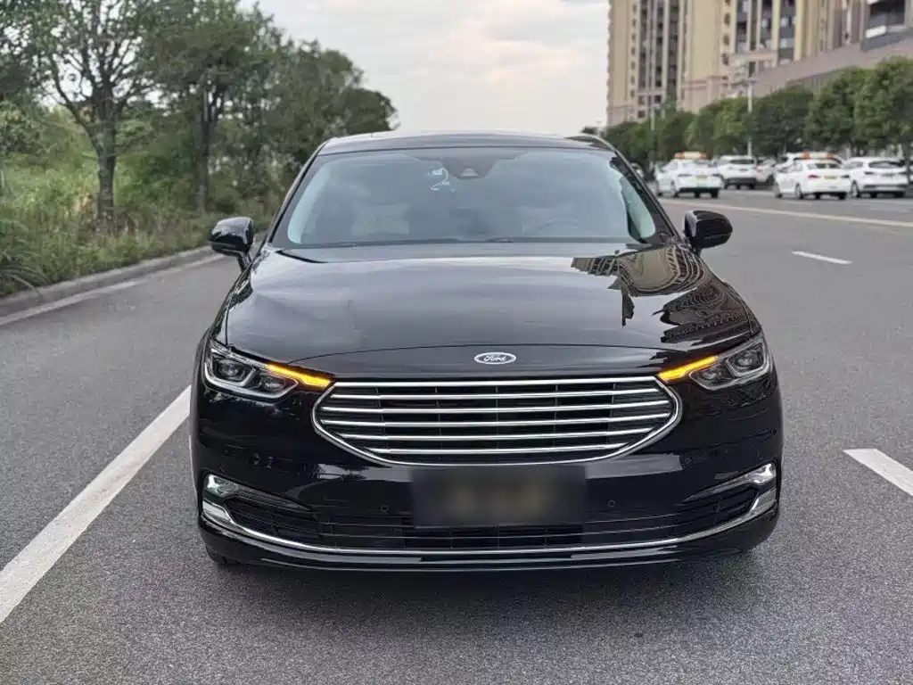 2021 Ford Taurus