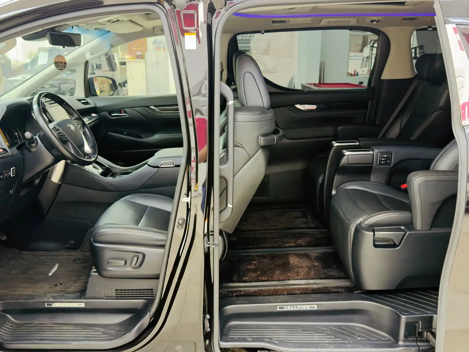 Фото 16 - Toyota Vellfire