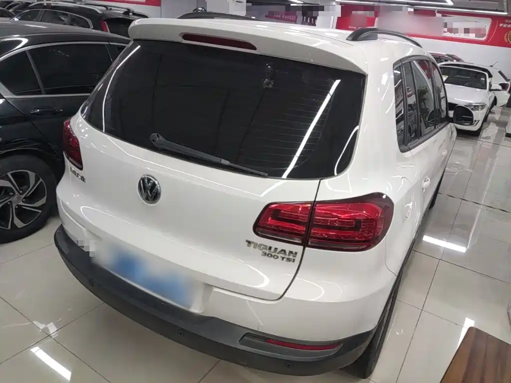 صورة 7 - Volkswagen Tiguan
