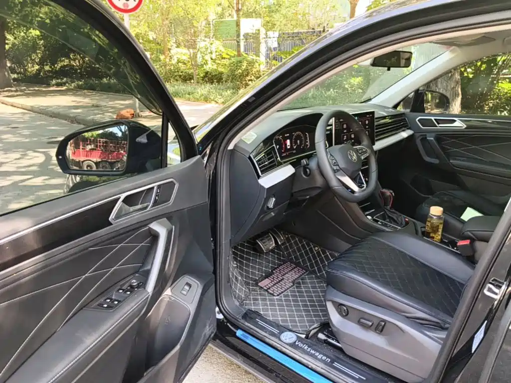 Volkswagen Tiguan L 2025 2025 Model 300TSI Auto 2WD Dragon Edition