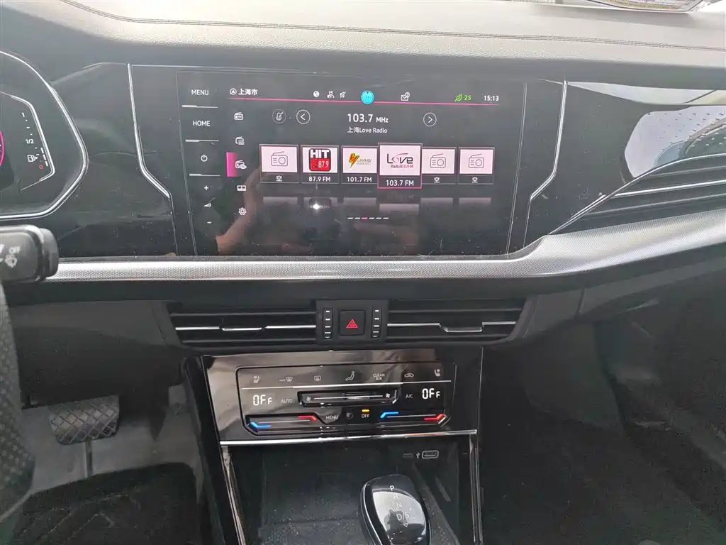 Volkswagen Passat 2023 330TSI Starlight Premium Edition фото 9