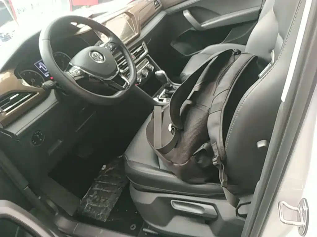 Photo 15 - Volkswagen Tharu