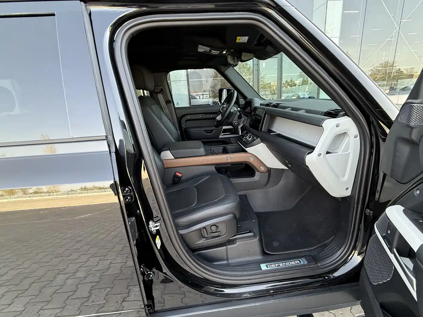 Land Rover Defender 2024 110 3.0T P400 X-DYNAMIC HSE фото 19