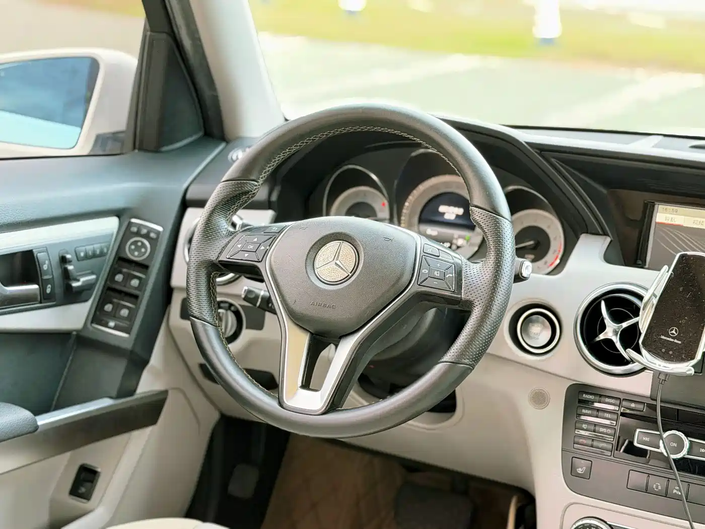 Mercedes-Benz GLK-Class 2013 Facelift GLK 300 4MATIC Fashion фото 10