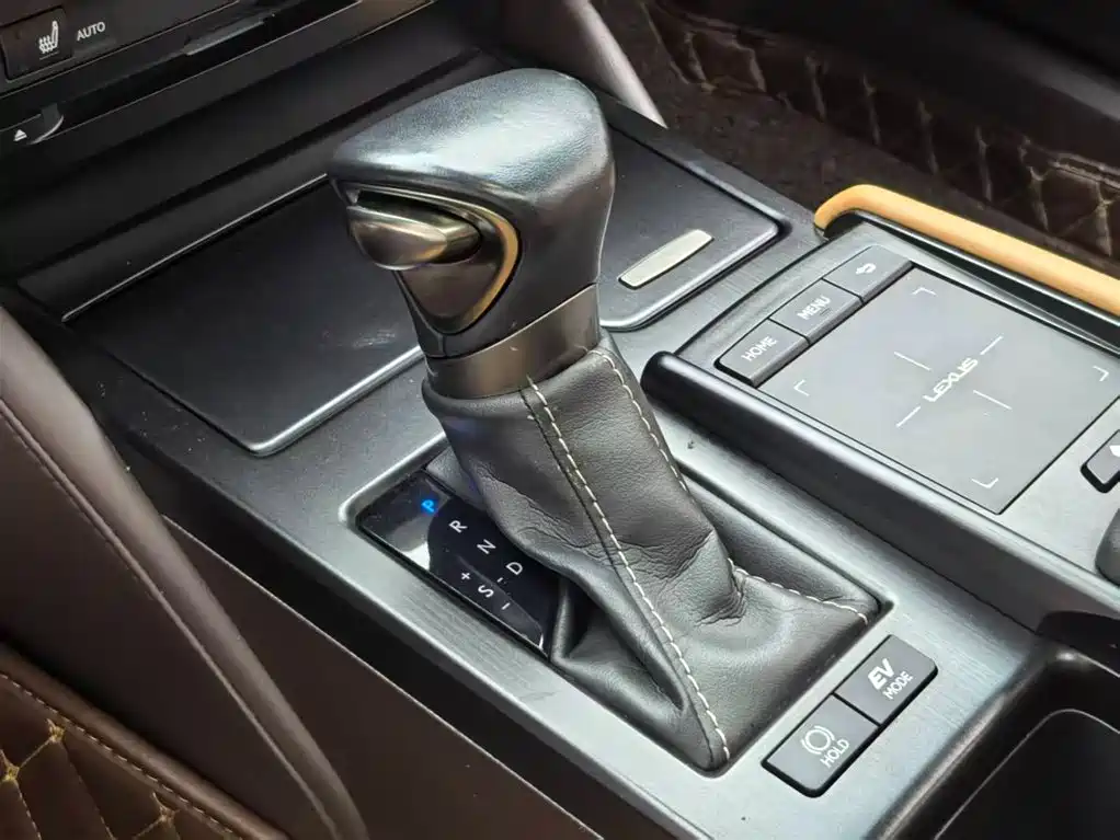 Lexus ES 2018 300h Excellence Edition China V фото 7