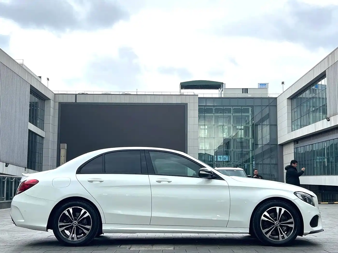 Mercedes-Benz C-Class 2017 Facelift C 200 Sport Edition фото 5