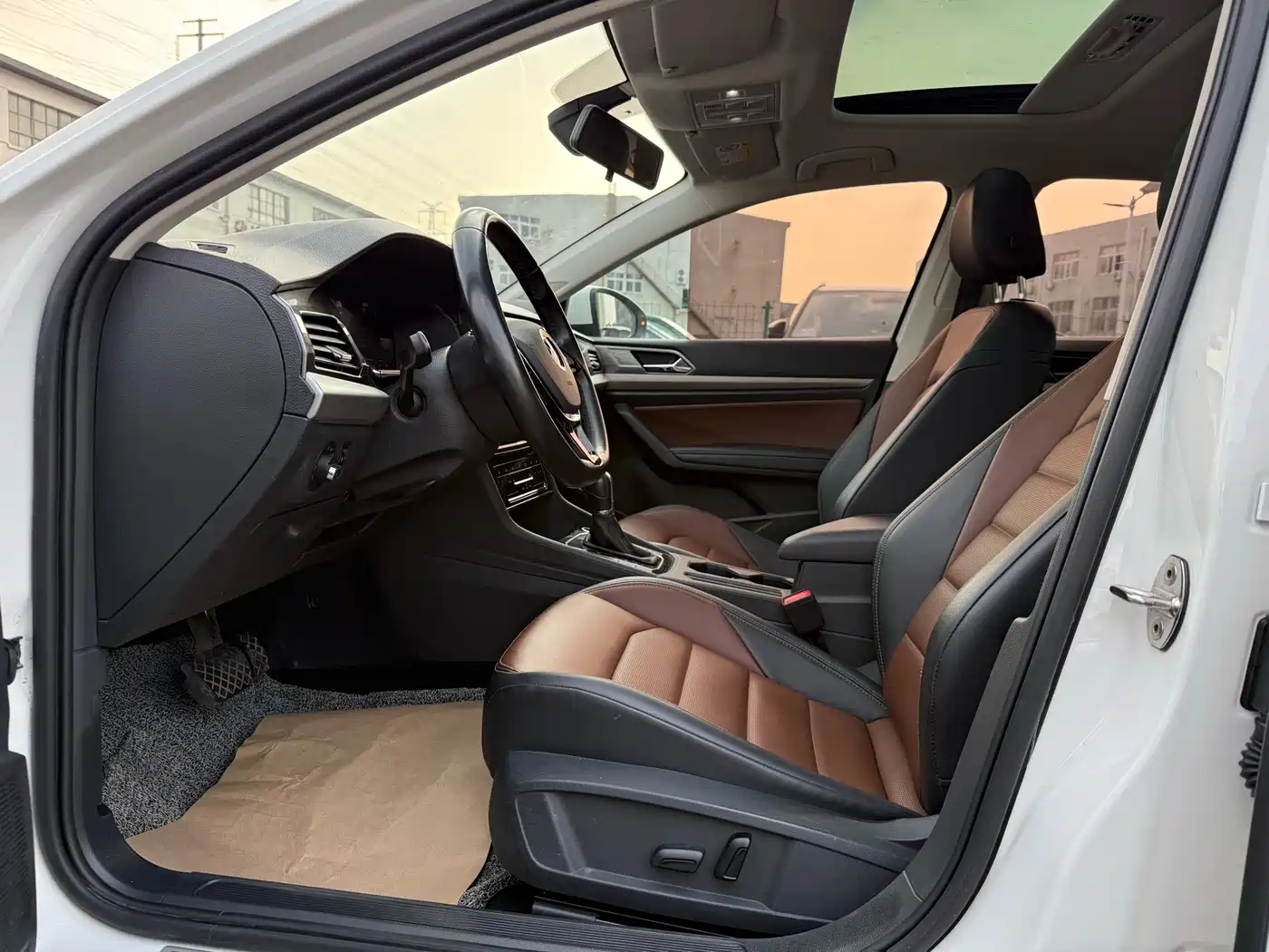 Volkswagen Lavida 2022 280TSI DSG Luxury Edition фото 10