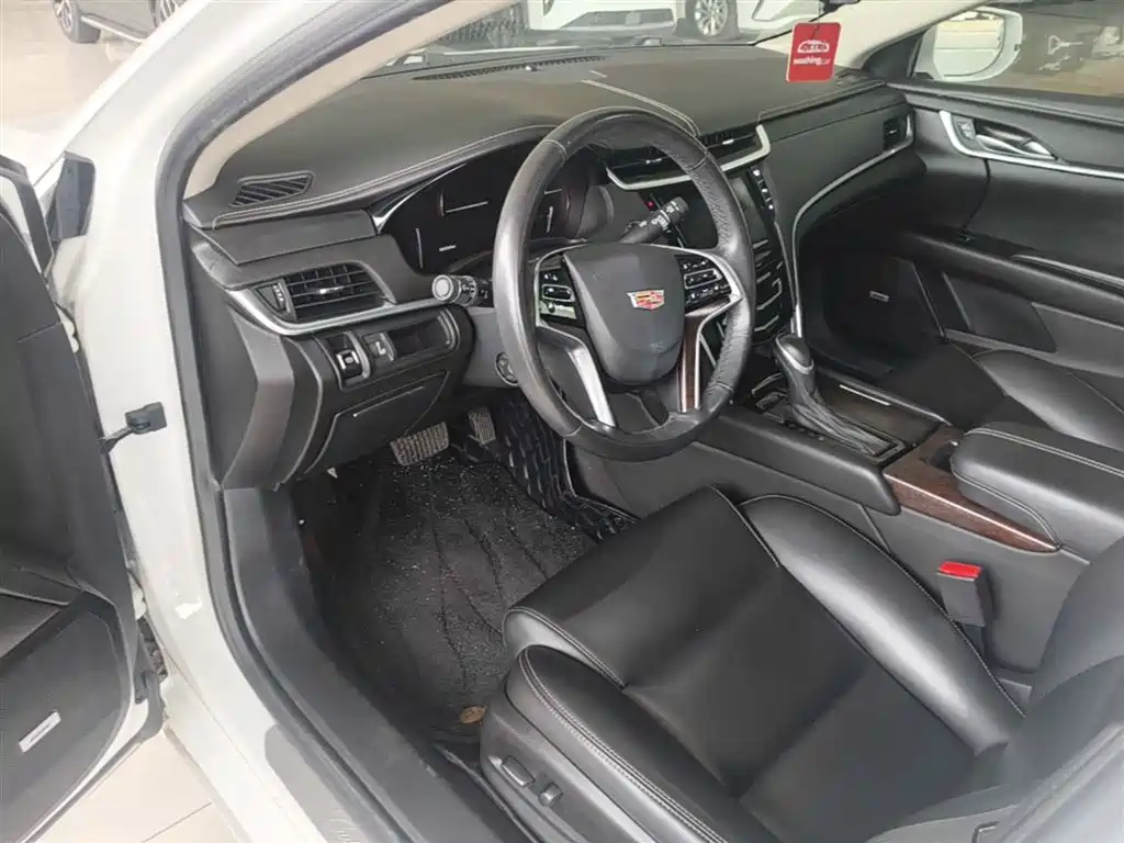 CADILLAC XTS
