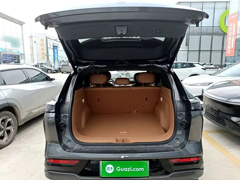 Dongfeng Aeolus L8 2025 2025 Plug-in Hybrid