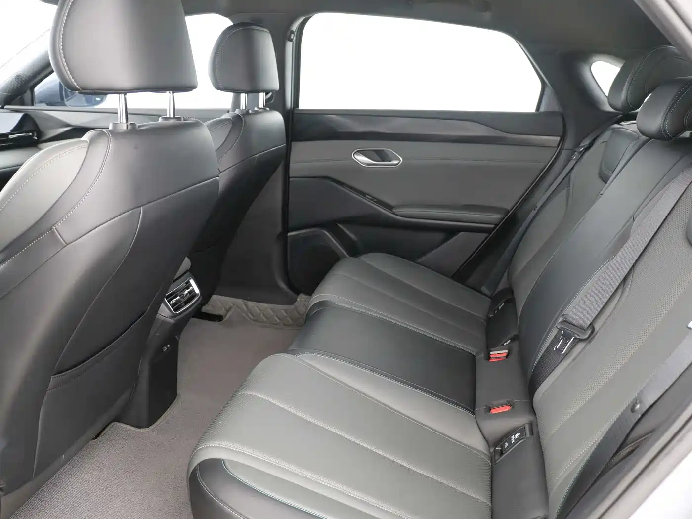 BYD Qin L 2025 EV 470KM Leading Edition фото 5