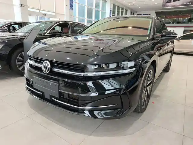 Volkswagen Magotan 2025