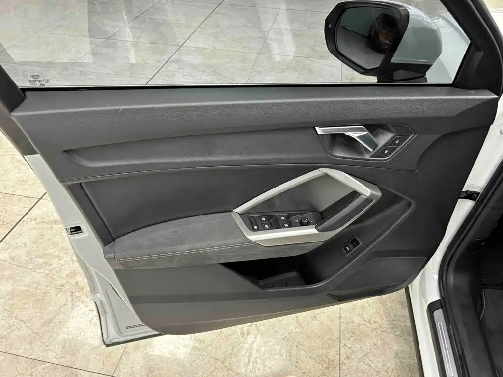 Audi Q3 2023 2023 35 TFSI Fashion Dynamic (1.4T)