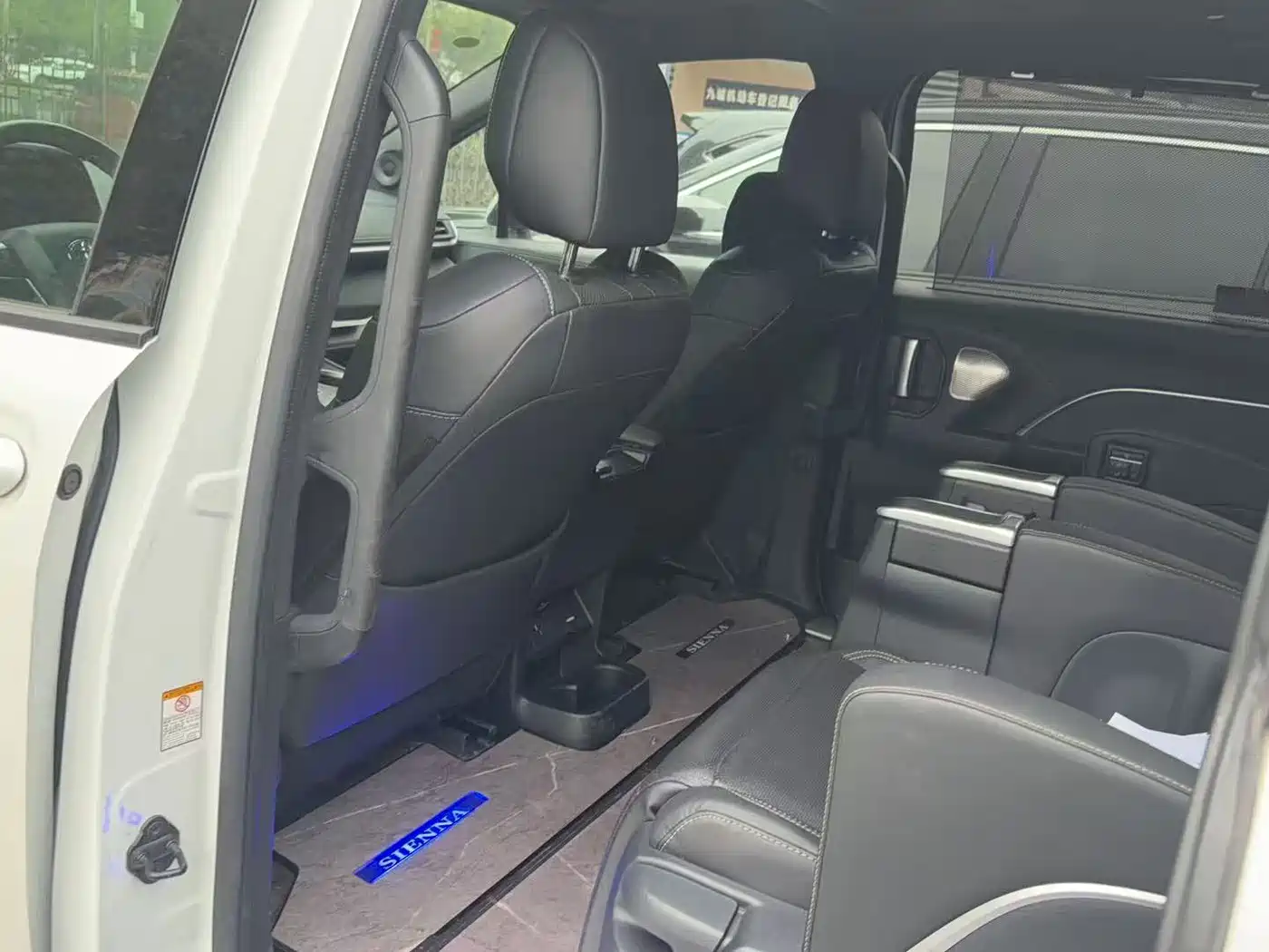 Фото 5 - Toyota Sienna