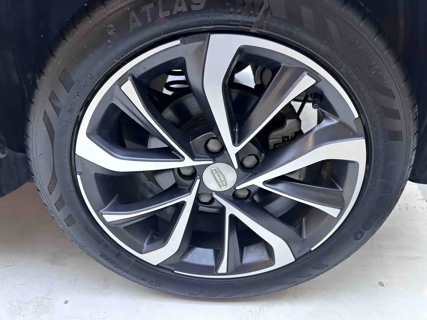 Geely Emgrand S 2023 2022 1.4T CVT Crossover Player
