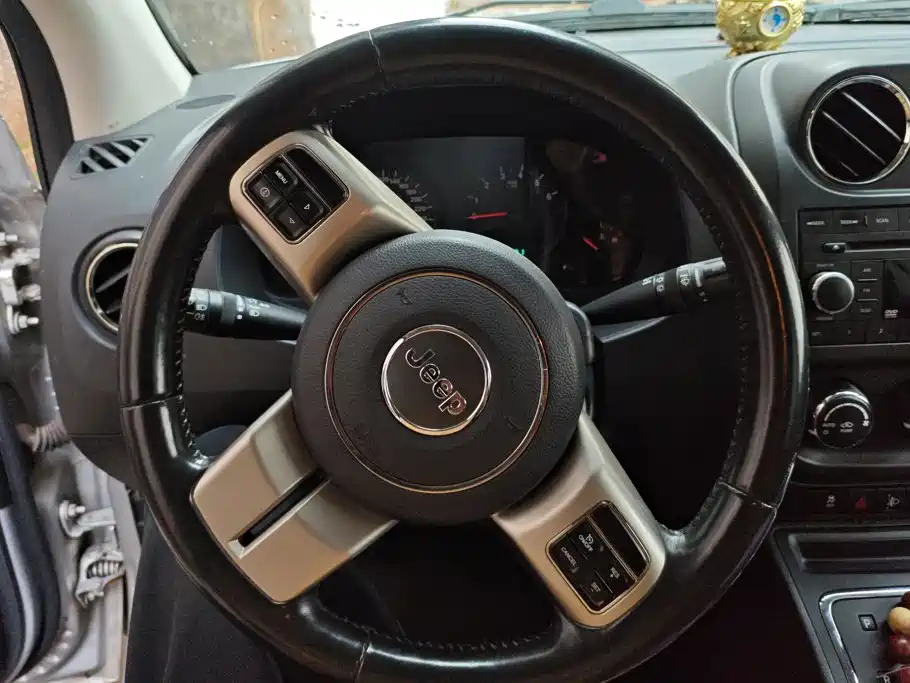 Jeep Compass (Import) 2011 2011 2.4L 4WD Sport Edition
