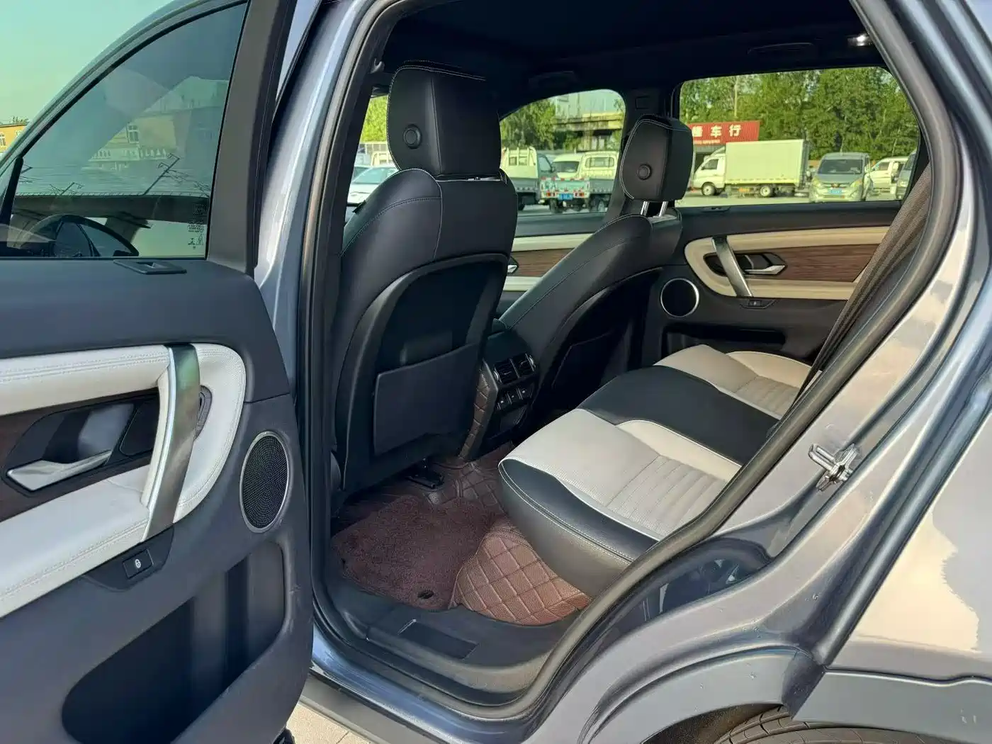 Land Rover Discovery Sport 2021 249PS R-Dynamic SE Performance Technology Edition 5-seater фото 9