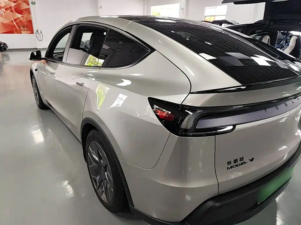 Tesla Model Y L 2025 2025 Facelift Long Range AWD