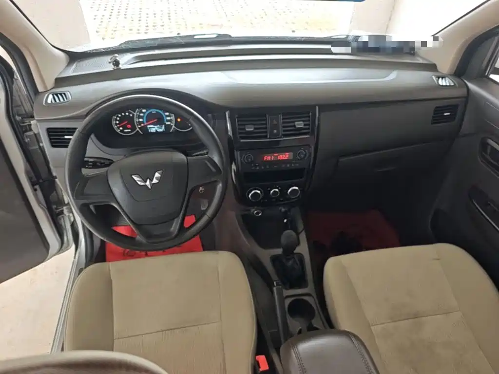 Wuling Motors Wuling Rongguang V 2018 2016 1.5L Standard