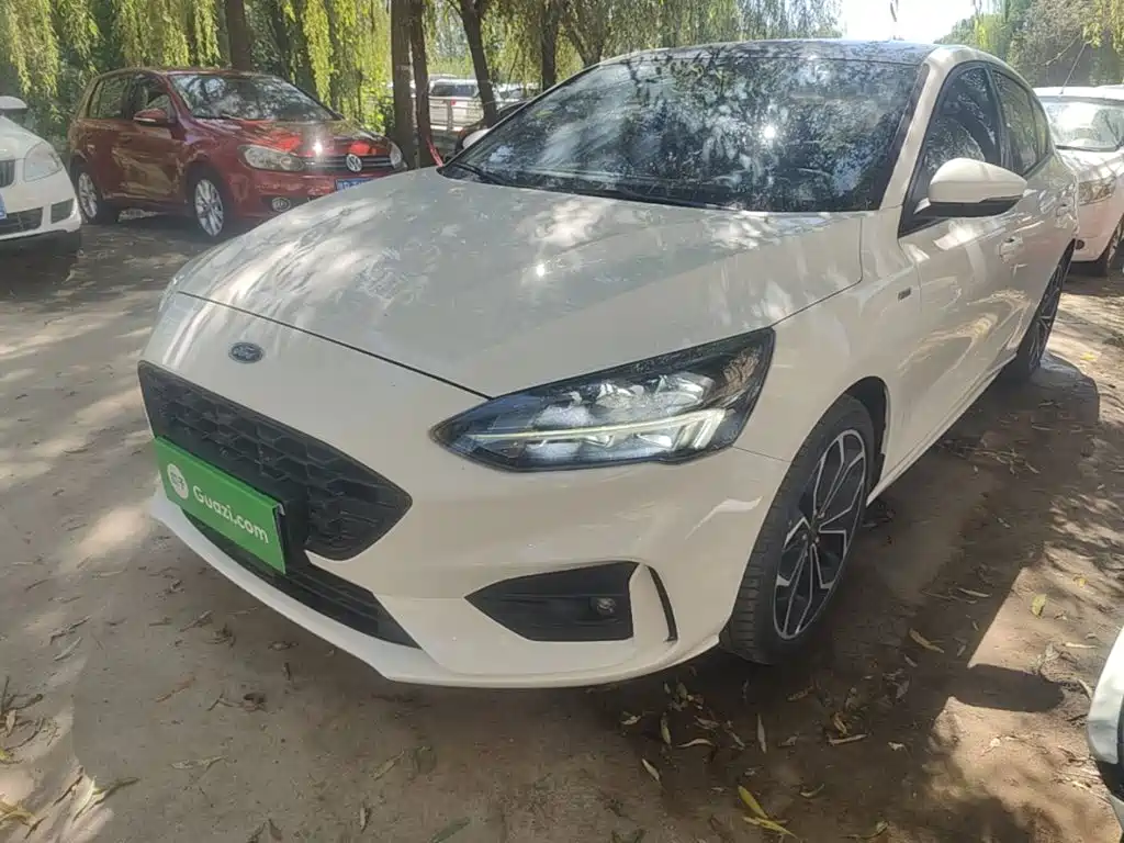 Фото 1 - Ford Focus