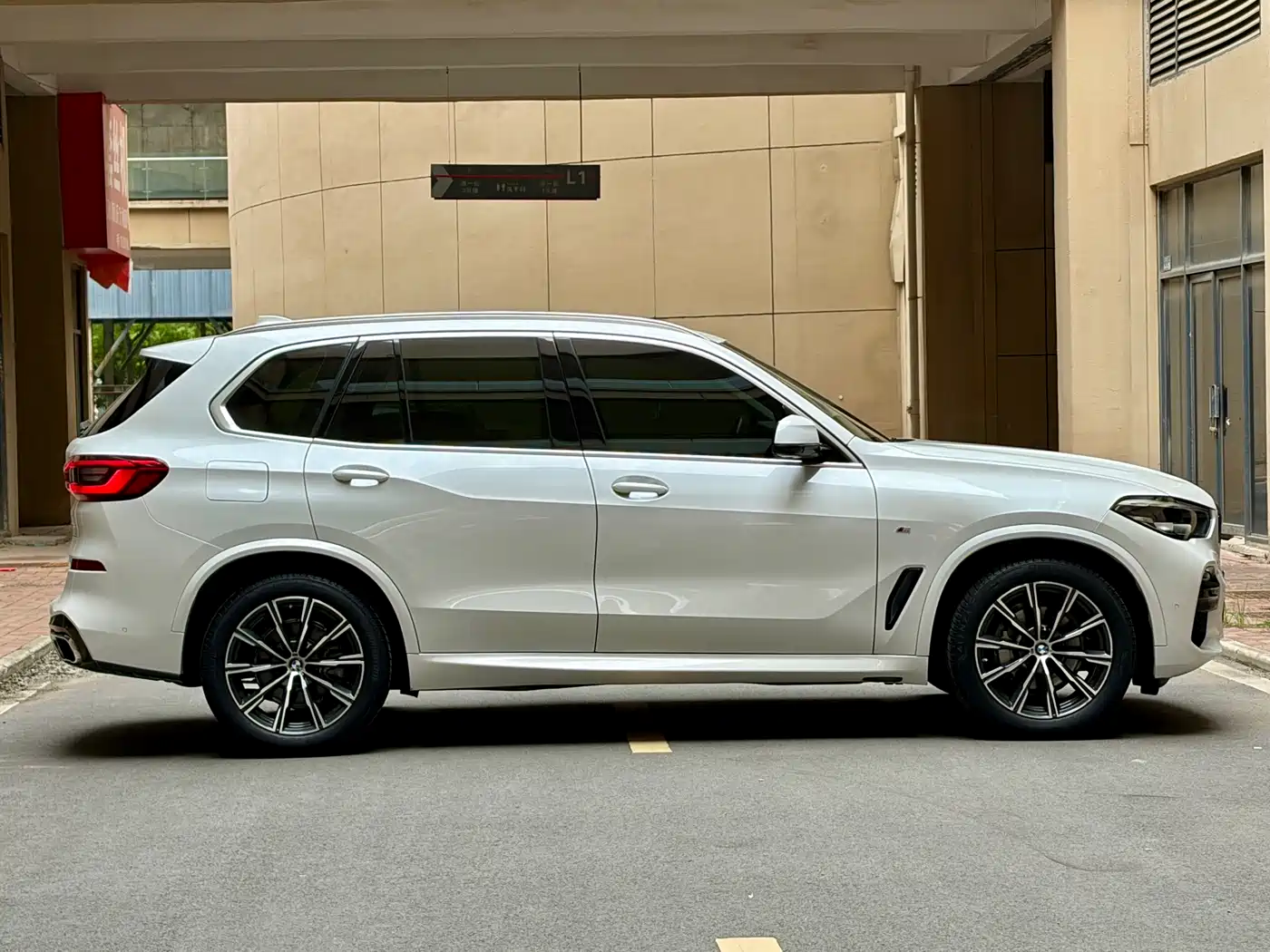 BMW X5 (Import) 2020 xDrive30i M Sport Package фото 4