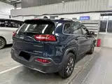 Фото 8 - Jeep Cherokee