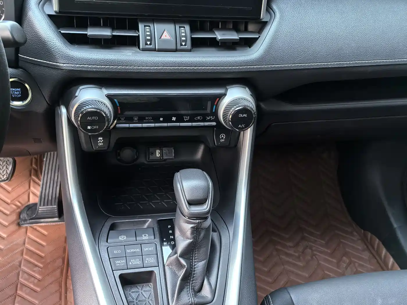 Toyota Wildlander 2020 2.0L CVT AWD Luxury Edition фото 9