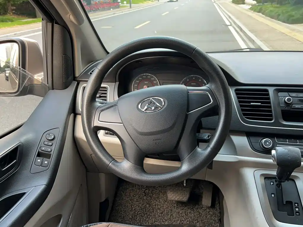 Maxus G10 2015 2014 Model Year 2.0T Auto Elite