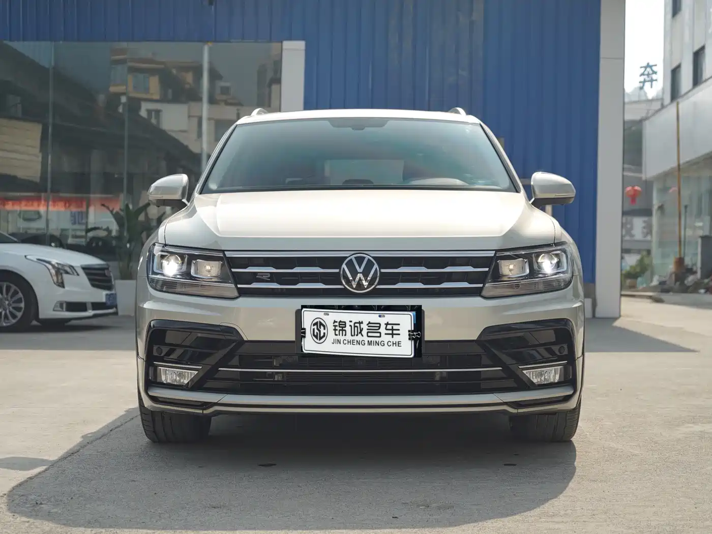 Volkswagen Tiguan L 2021 330TSI Automatic 2WD R-Line Premium фото 2