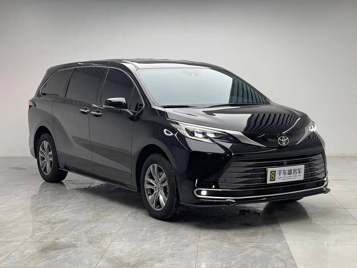 Toyota Sienna 2025 2026 2.5L Hybrid AWD Premium Edition