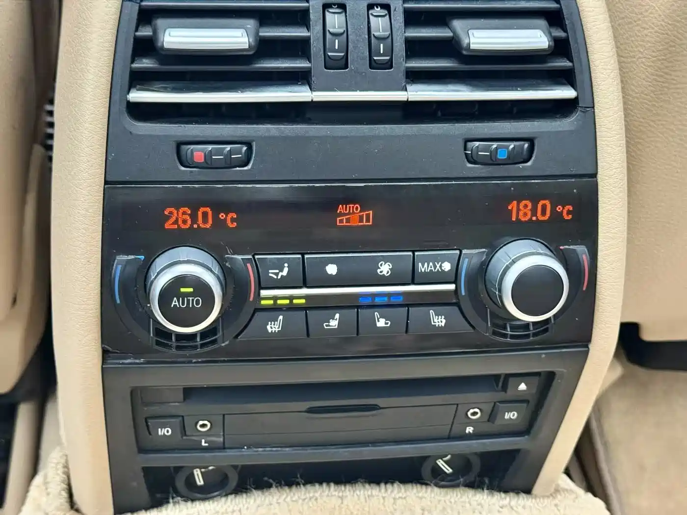 BMW 7 Series 2009 Model 740Li Leading Edition фото 21