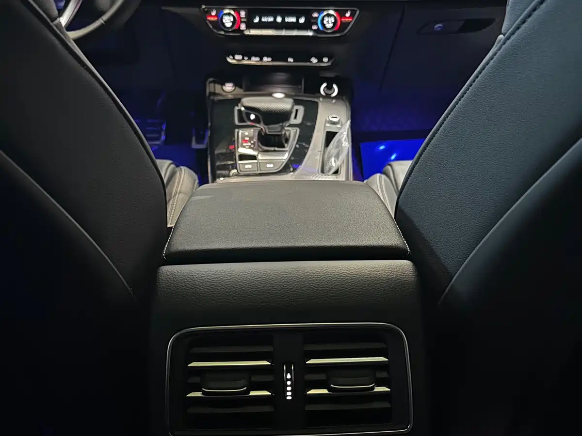 Audi Q5L 2024 Model 40 TFSI Luxury Dynamic фото 12