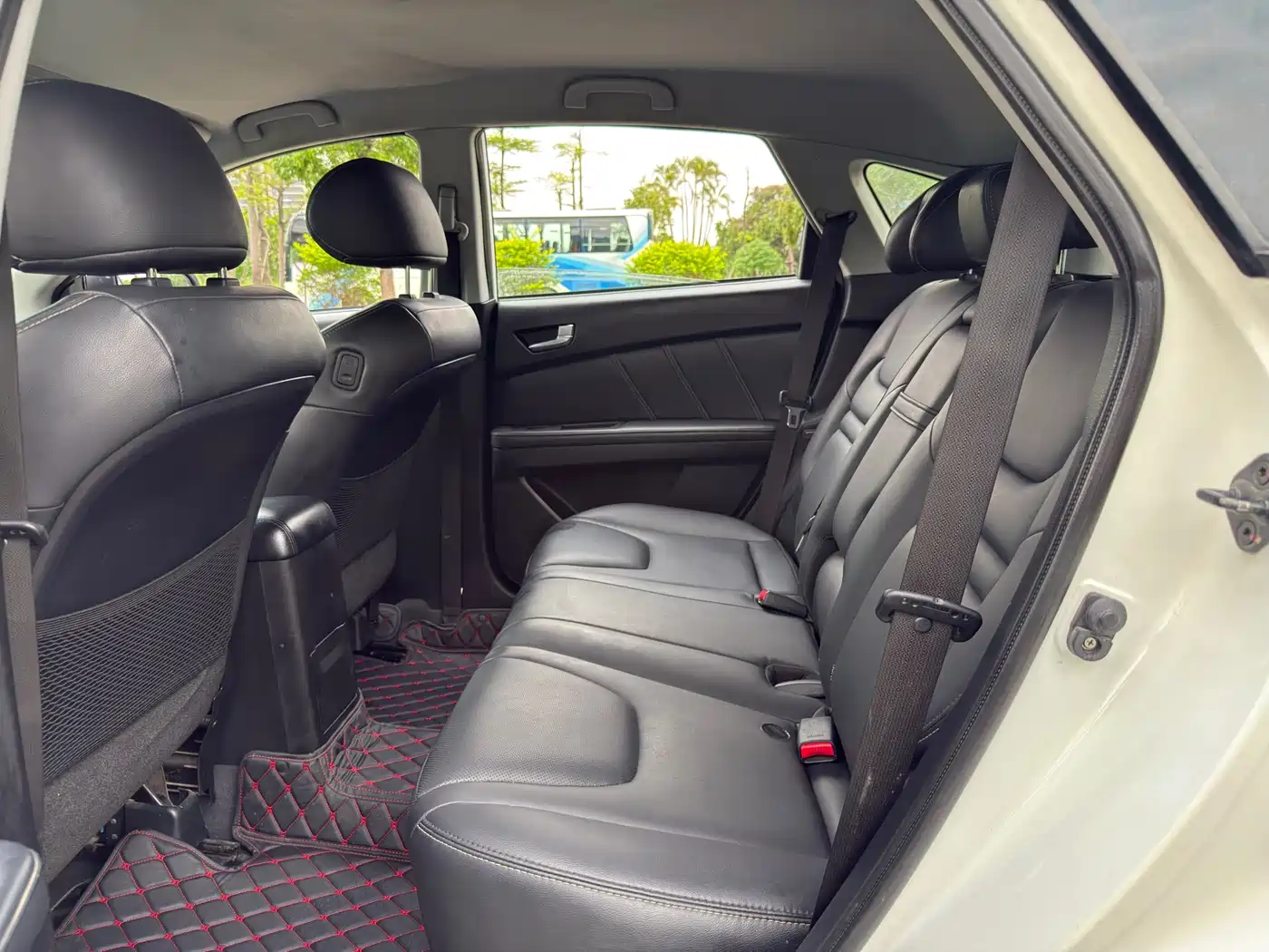 LUXGEN EXCELLENT 6 SUV