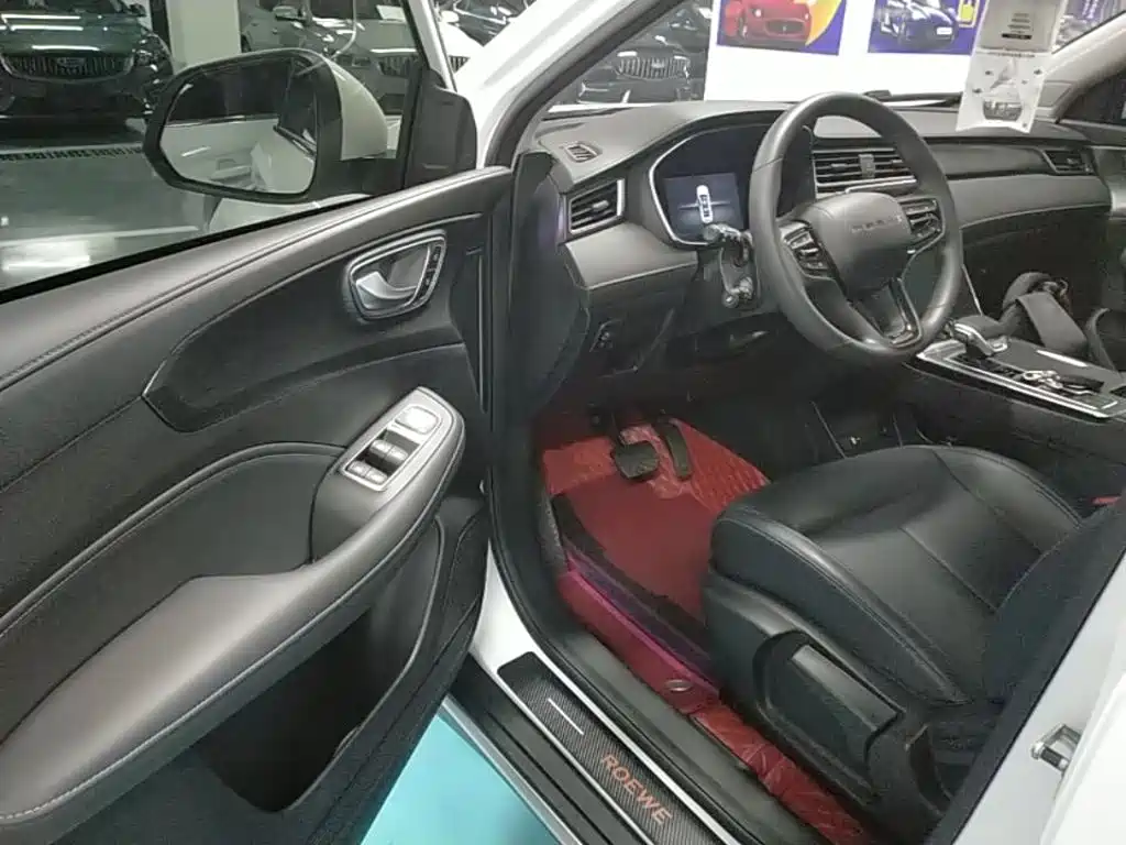 Roewe RX5 2025 2025 PLUS 330TGI Auto Trend-Setting Smart Edition