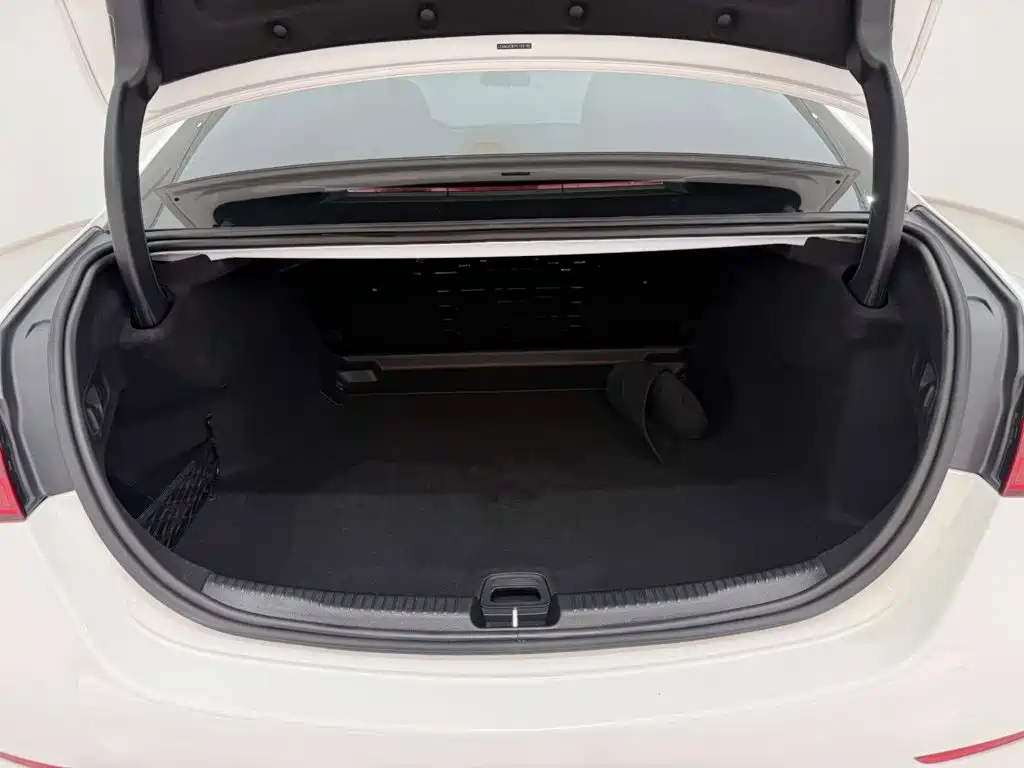 Mercedes-Benz C-Class, миниатюра 14