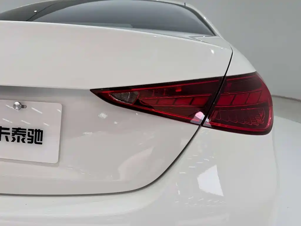 Mercedes-Benz C-Class, миниатюра 10