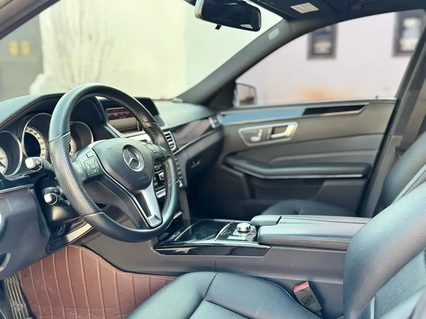 Mercedes-Benz E-Class 2014 E 260 L Sport фото 5