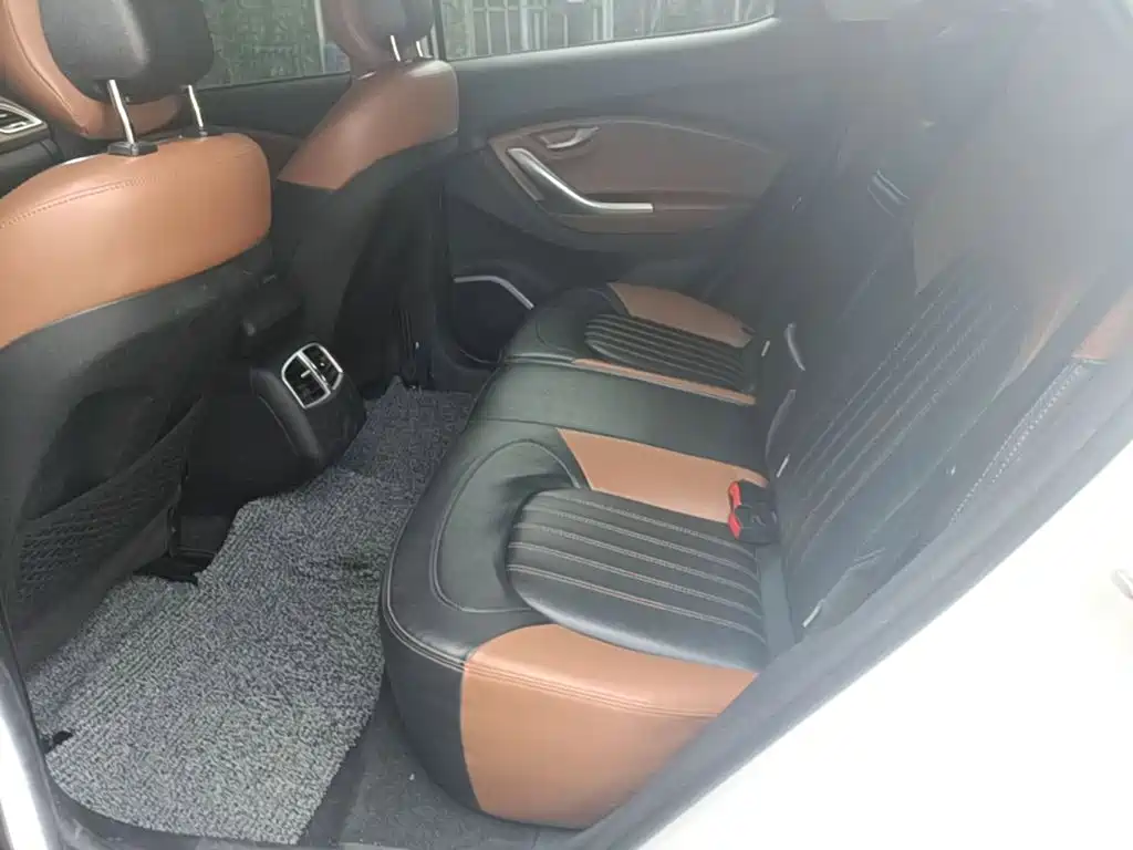 Soueast DX7 2017 2017 1.5T Automatic Glory Edition