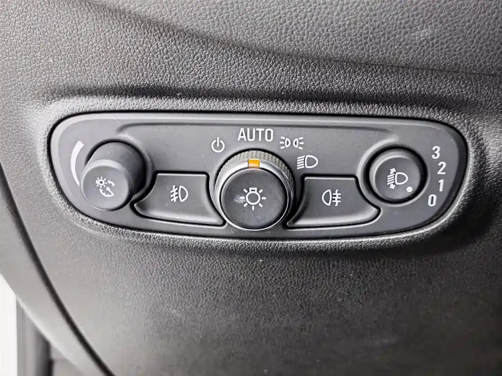 Chevrolet Equinox 2018 535T Automatic Galloping Edition фото 21