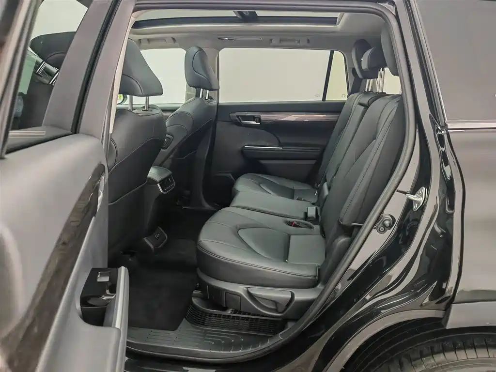 Toyota Highlander 2024 2.5L Smart Hybrid 4WD Premium 7-seater фото 15
