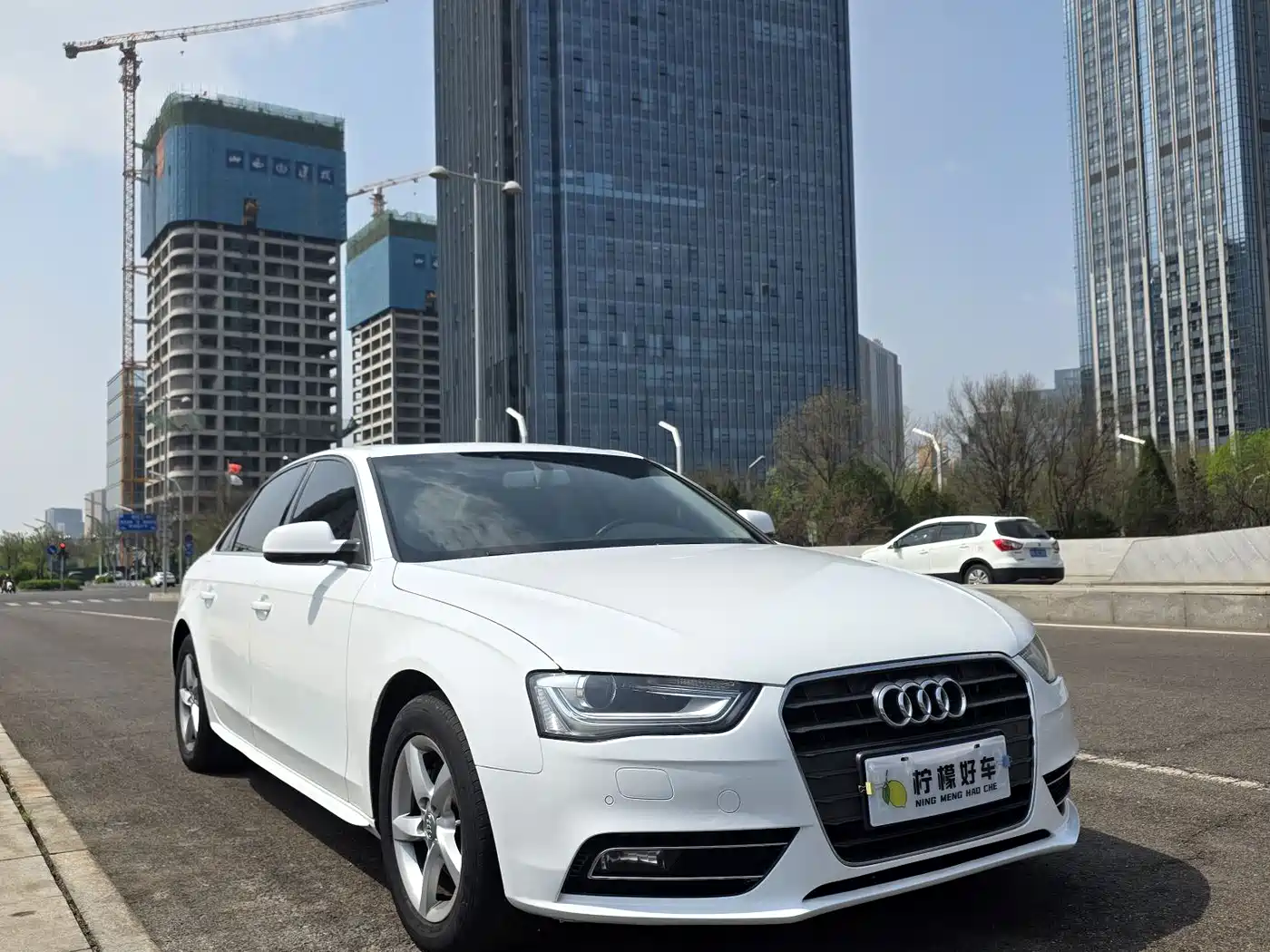Audi A4L 2013 35 TFSI Automatic Comfort фото 2