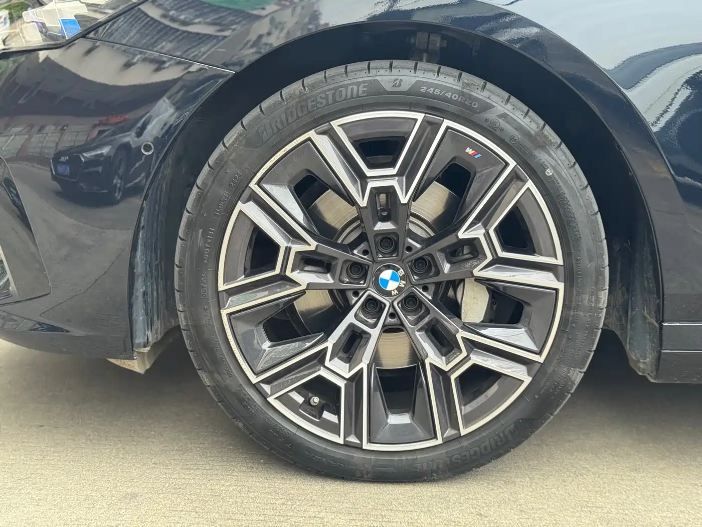 BMW 5 Series 2025 530Li Premium M Sport Package фото 5