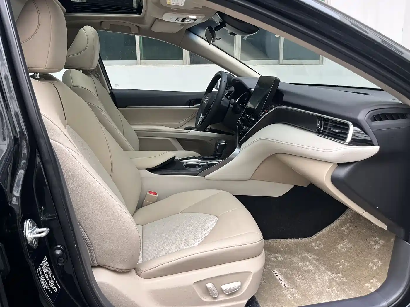 Toyota Camry 2023 2.0G Luxury Edition фото 15