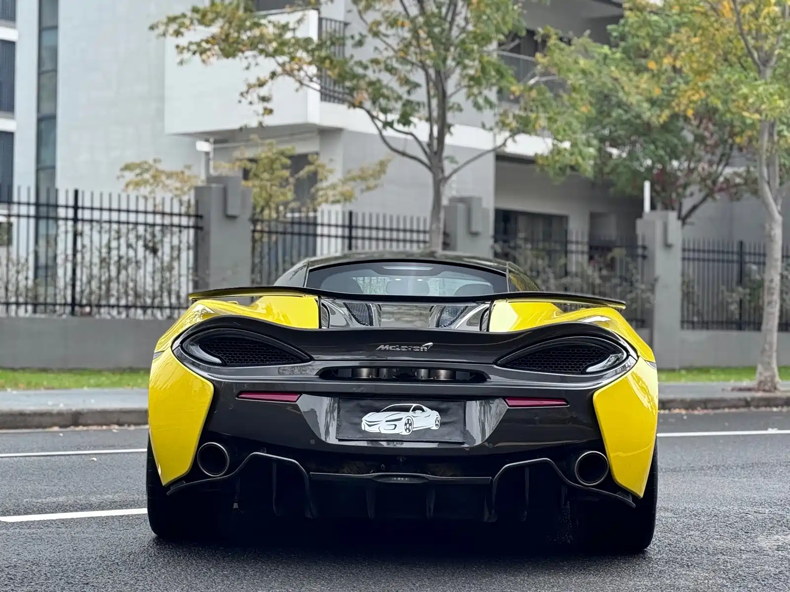 Фото 11 - McLaren 570