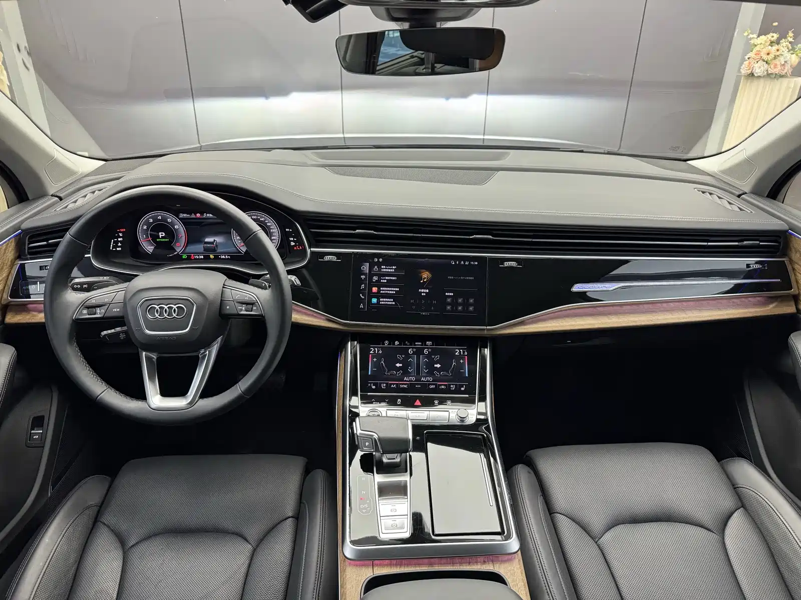 Фото 5 - Audi Q7