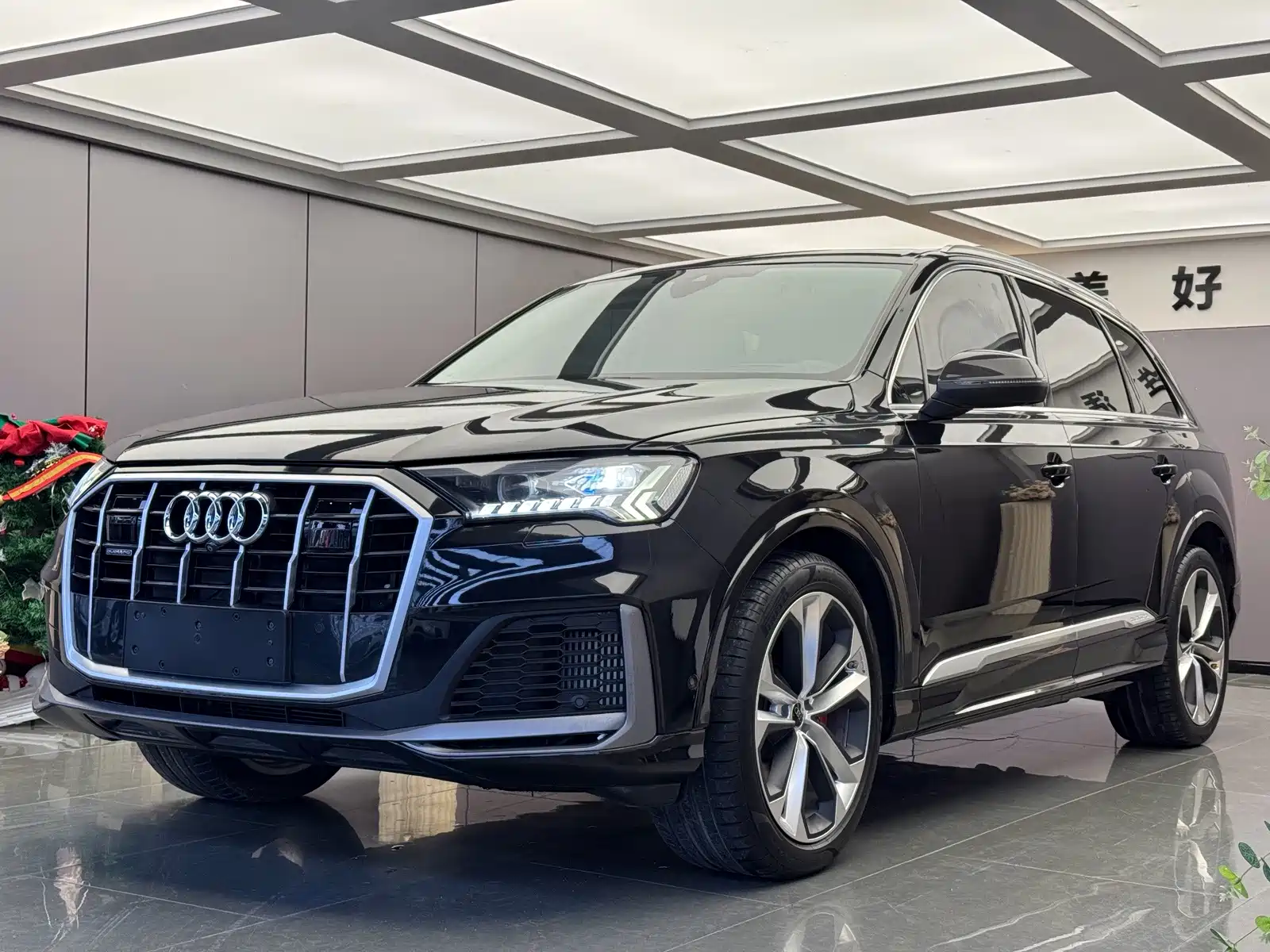 Фото 1 - Audi Q7
