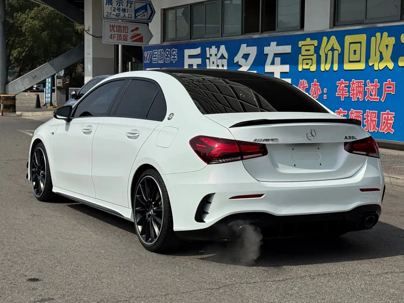 Mercedes-Benz A-Class AMG 2023 Model Year AMG A 35 L 4MATIC фото 3
