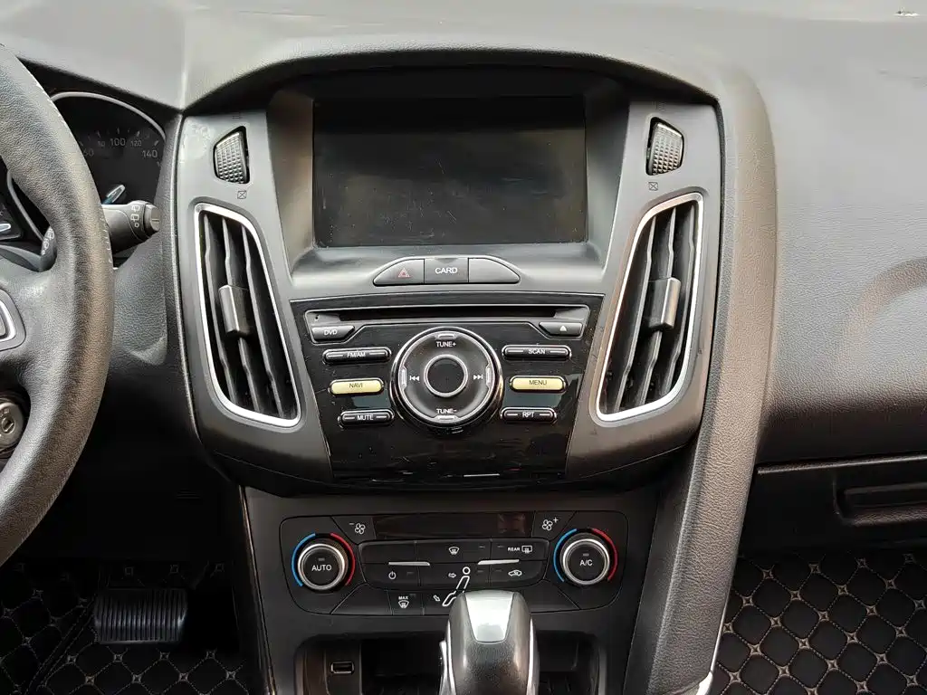 Фото 6 - Ford Focus